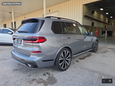 Used 2024 BMW X7 xDrive40i w/ Executive Package AWD/4WD image 3