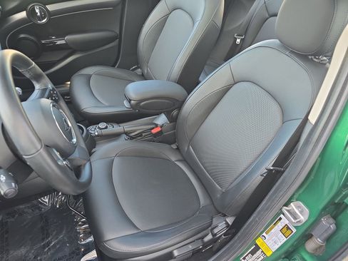 Used 2022 MINI Cooper 4-Door Hardtop image 19