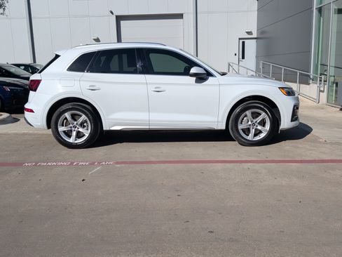Certified 2023 Audi Q5 Premium w/ Convenience Package image 11