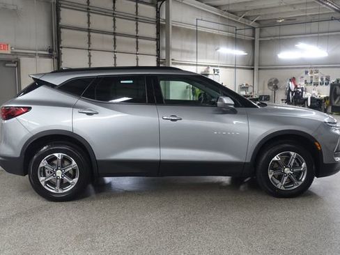 Used 2024 Chevrolet Blazer LT w/ Convenience Package FWD image 8