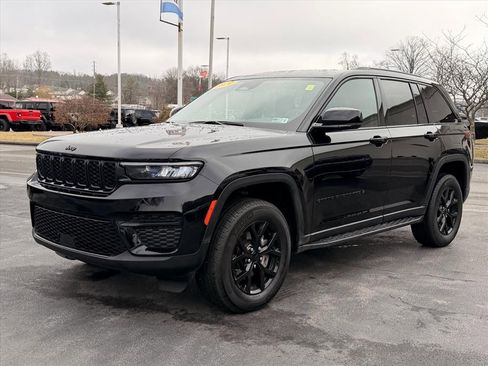 Used 2024 Jeep Grand Cherokee Altitude image 9
