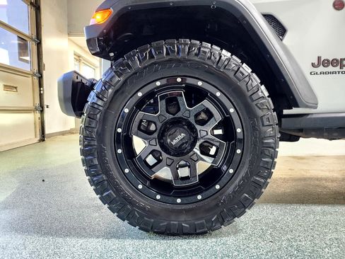 Used 2020 Jeep Gladiator Rubicon w/ LED Lighting Group image 12