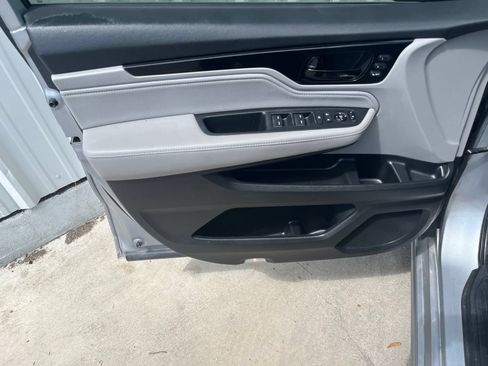 Used 2023 Honda Odyssey Touring image 11