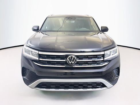 Used 2023 Volkswagen Atlas Cross Sport SE AWD/4WD image 2