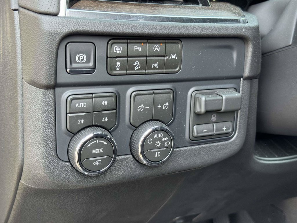 New 2026 Chevrolet Tahoe High Country AWD/4WD image 8
