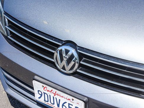 Used 2016 Volkswagen Jetta Sport w/ Lighting Package FWD image 14