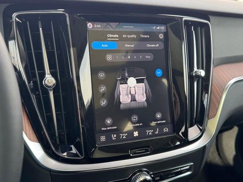 New 2026 Volvo V60 B5 Cross Country Plus w/ Climate Package image 18