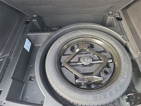 Used 2020 Chevrolet Blazer LT image 25