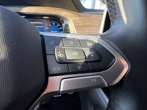 Used 2025 Volkswagen Atlas SEL Premium R-Line image 20