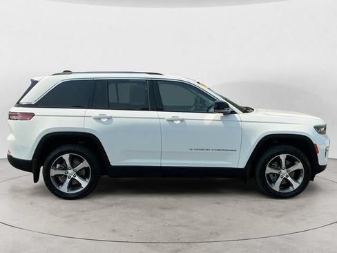 Used 2022 Jeep Grand Cherokee Limited 4xe w/ Luxury Tech Group II AWD/4WD image 4