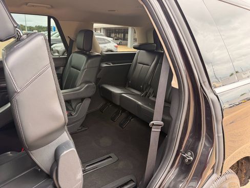 Used 2024 Ford Expedition XLT RWD image 17