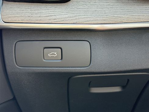 New 2026 Volvo XC90 B6 Ultra w/ Protection Package Premier image 22