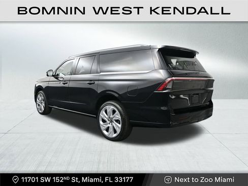 Used 2025 Lincoln Navigator L Black Label image 3