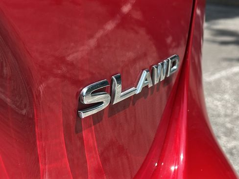 Certified 2018 Nissan Rogue Sport SL w/ SL Premium Package AWD/4WD image 11