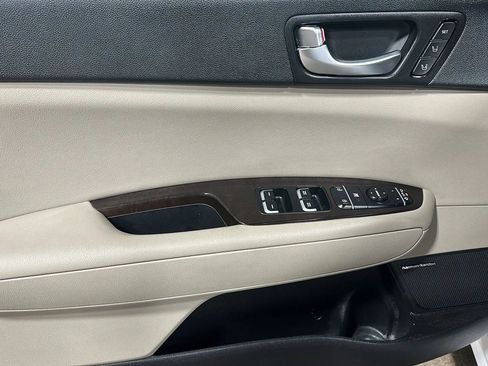 Used 2017 Kia Optima EX w/ Premium Package image 10