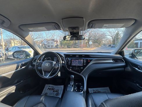 Used 2020 Toyota Camry SE image 14