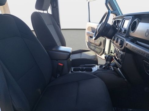 Used 2018 Jeep Wrangler Unlimited Sport S image 11