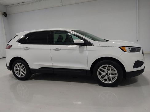 Used 2024 Ford Edge SEL image 11