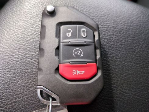 Used 2021 Jeep Wrangler Sport S image 27