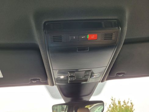 Certified 2023 Volkswagen Tiguan SE FWD image 29