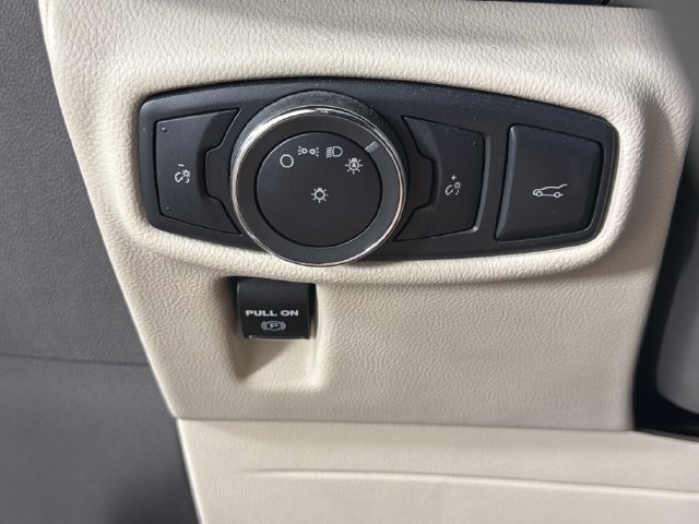 Used 2017 Lincoln MKX Select w/ Select Plus Package FWD image 13