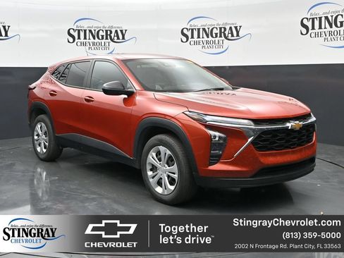 Certified 2024 Chevrolet Trax LS w/ Driver Confidence Package FWD image 1