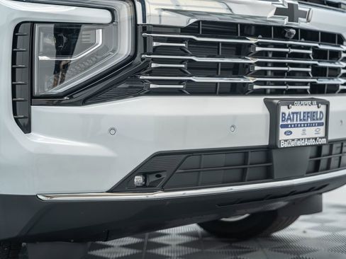 New 2026 Chevrolet Suburban Premier w/ Sun And Tow Package AWD/4WD image 13