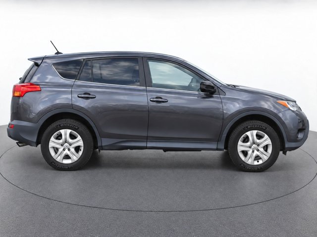 Used 2015 Toyota RAV4 LE FWD image 8