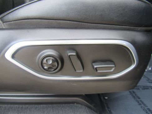 Used 2024 Jeep Wagoneer Series II w/ Flexible Seating Group RWD image 23