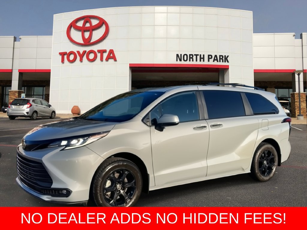 Certified 2025 Toyota Sienna XLE Woodland Edition AWD/4WD image 1