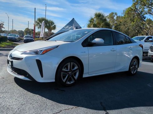 Used 2020 Toyota Prius XLE image 2