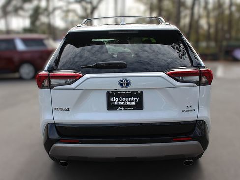 Used 2023 Toyota RAV4 SE image 7