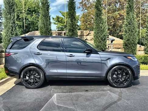 Certified 2025 Land Rover Discovery Dynamic SE image 6