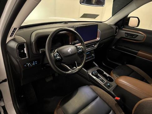 Certified 2025 Ford Bronco Sport Outer Banks w/ Outer Banks Tech Package+ AWD/4WD image 4