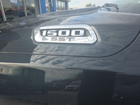 Used 2025 RAM 1500 Laramie image 3