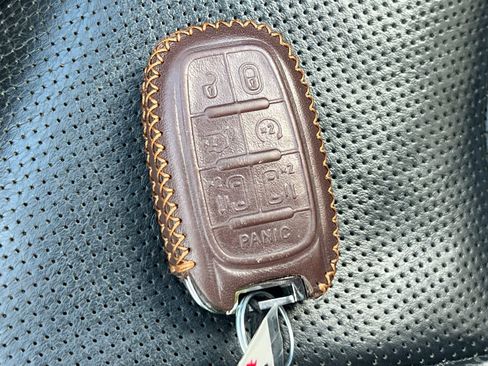 Used 2020 Chrysler Pacifica Limited FWD image 30