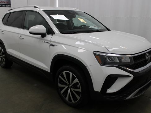 Used 2022 Volkswagen Taos SE AWD/4WD image 4