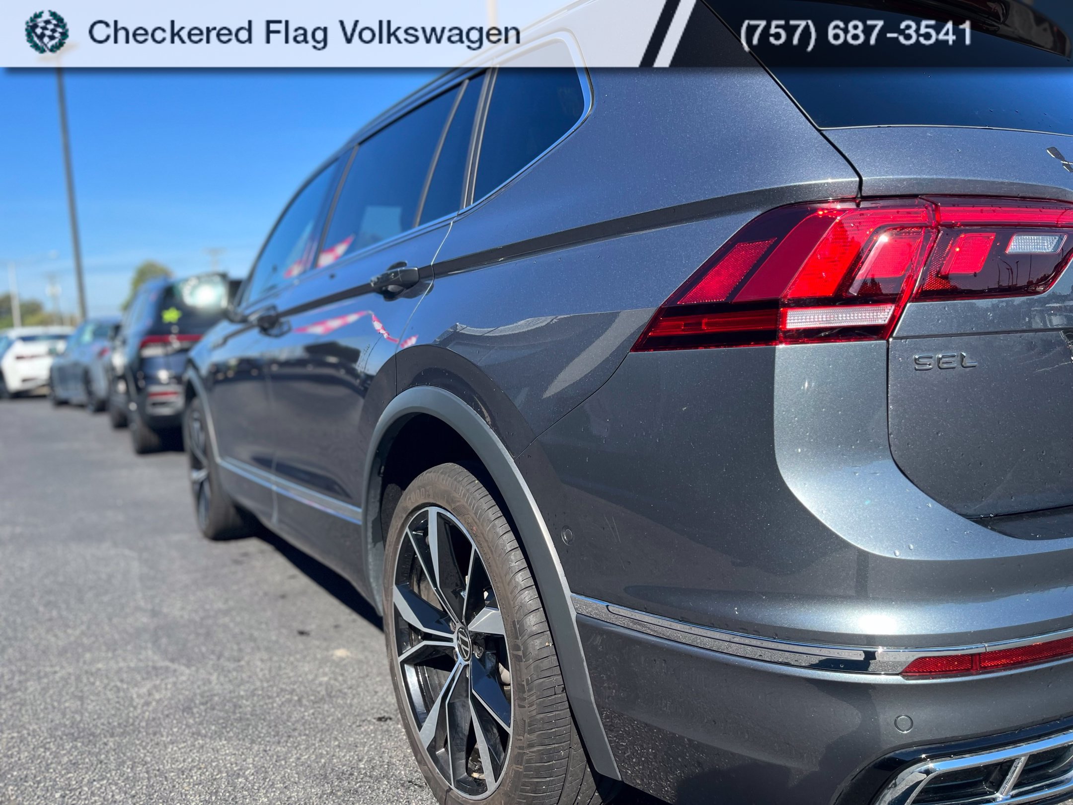 Used 2024 Volkswagen Tiguan SEL R-Line AWD/4WD image 8