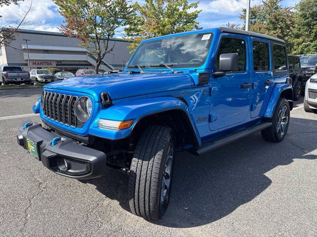 Used 2024 Jeep Wrangler Unlimited w/ Convenience Group AWD/4WD image 3