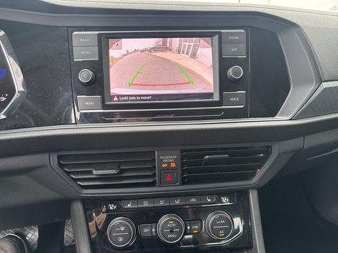 Used 2024 Volkswagen Jetta SE FWD image 14