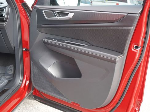 Used 2025 Volkswagen Atlas Cross Sport SEL R-Line image 19