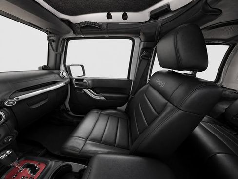 Used 2012 Jeep Wrangler Unlimited Rubicon w/ Connectivity Group AWD/4WD image 10