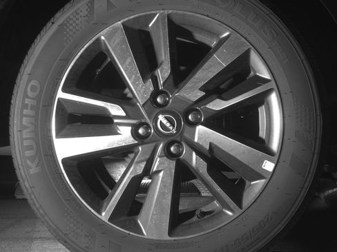 Used 2025 Nissan Versa SV FWD image 15