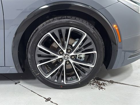 Certified 2025 Toyota Prius XLE image 21