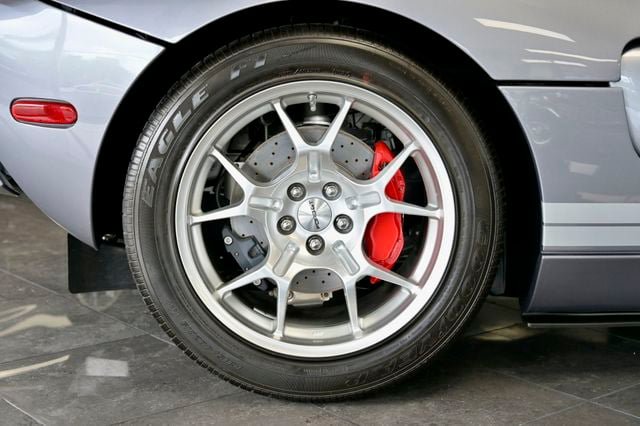 Used 2006 Ford GT RWD image 20