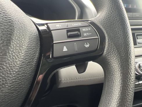 Used 2023 Honda Pilot LX image 21