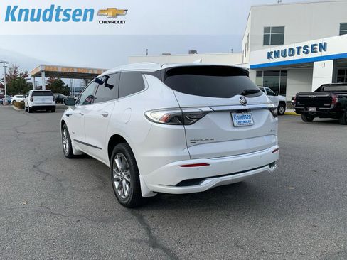 Used 2023 Buick Enclave Avenir image 5