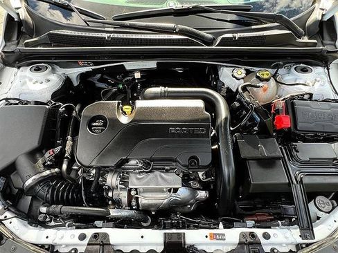 Used 2025 Chevrolet Malibu LT image 40