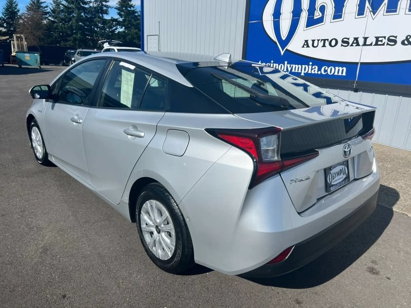 Used 2021 Toyota Prius LE FWD image 16