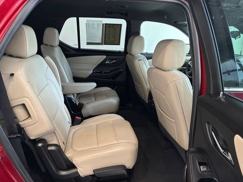 Used 2023 Chevrolet Traverse LT AWD/4WD image 47